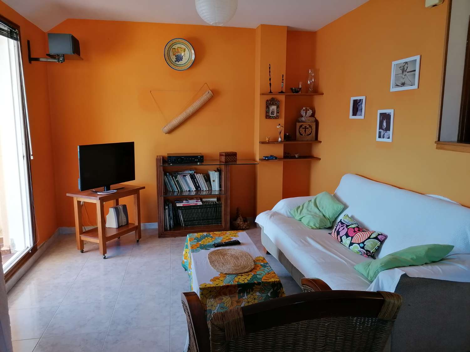 Sanxenxo: Dorron: rent all year, € 450 per month...