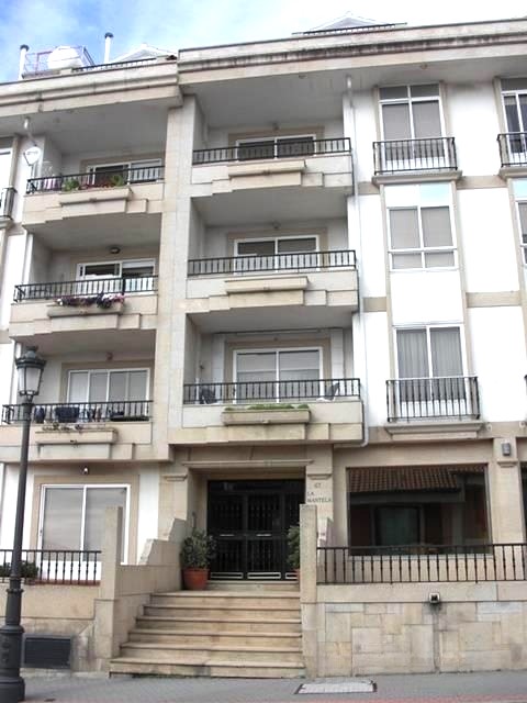 Sanxenxo: A7083: Apartment with terrace 50 meters. of the sea...