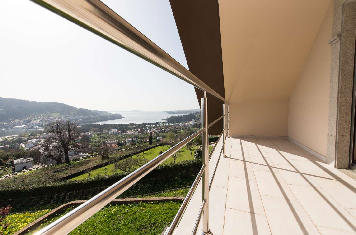 A Coruña: A7139: Cabanas: Minimalist villa with incredible views of the Ria de Ares...