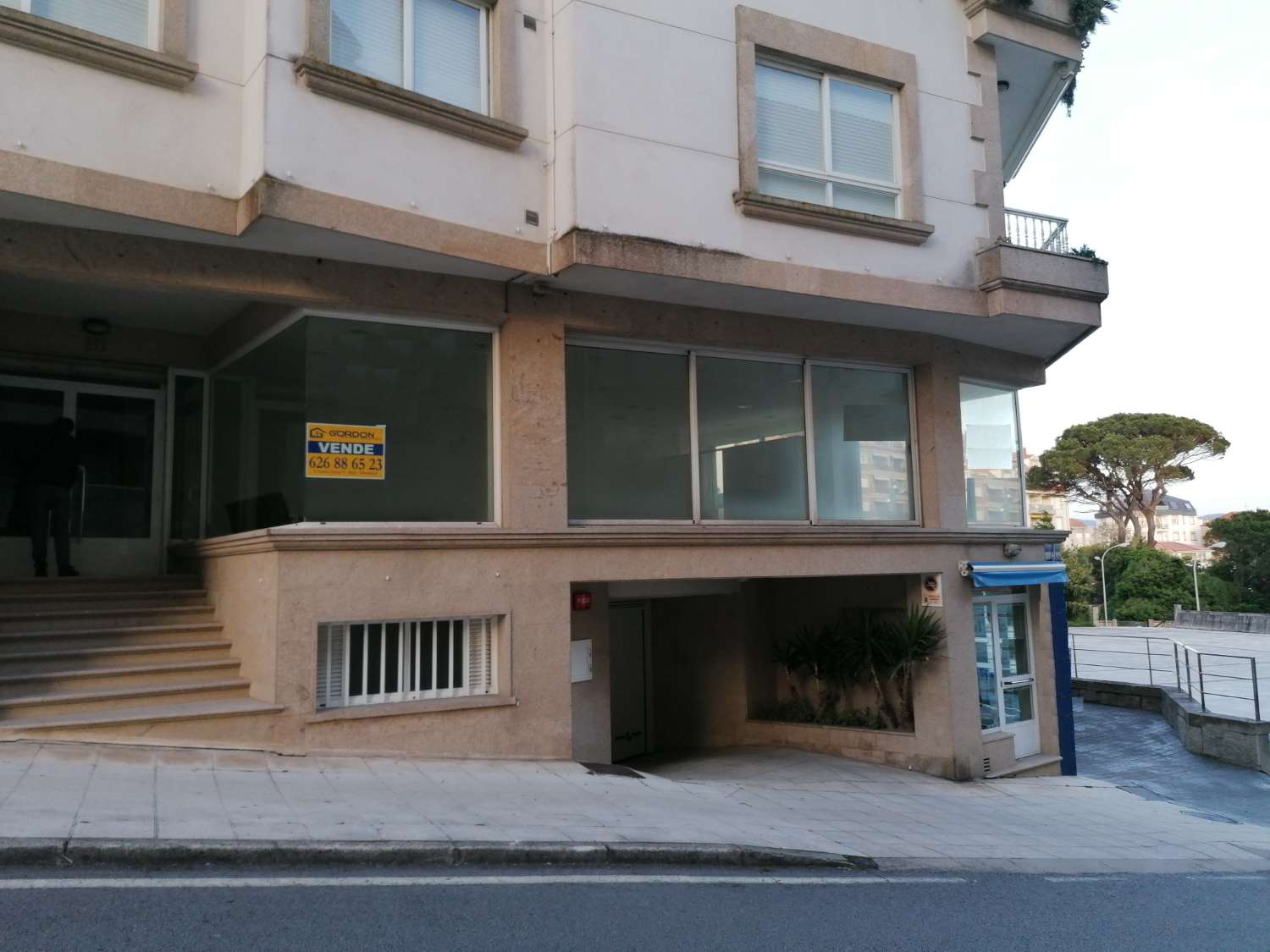 Sanxenxo: A7167: Amplio local comercial con vistas al mar... hoy puede ser vivienda...