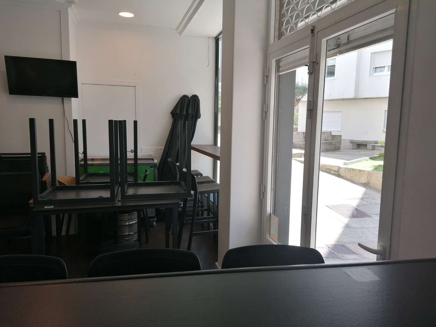 Sanxenxo: A7178: Town Hall: Cafeteria-Restaurant, fully equipped next to the Town Hall...