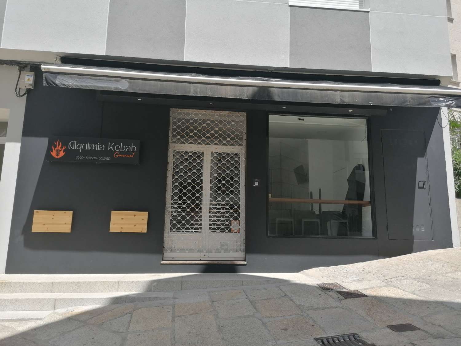 Sanxenxo: A7178: Municipio: Caffetteria-Ristorante, completamente attrezzata accanto al Municipio...