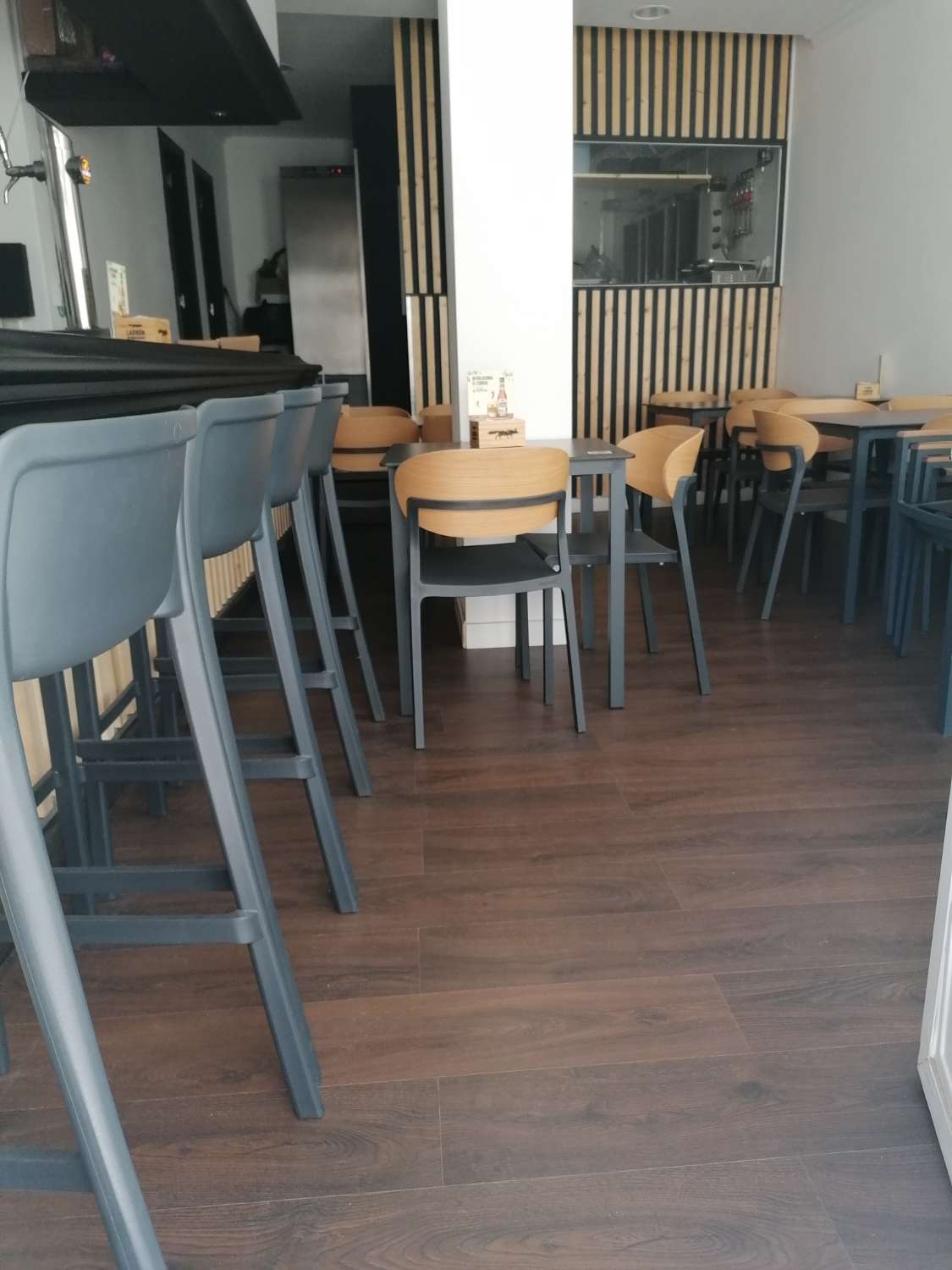 Sanxenxo: A7178: Rådhus: Cafeteria-Restaurant, fuldt udstyret ved siden af rådhuset...