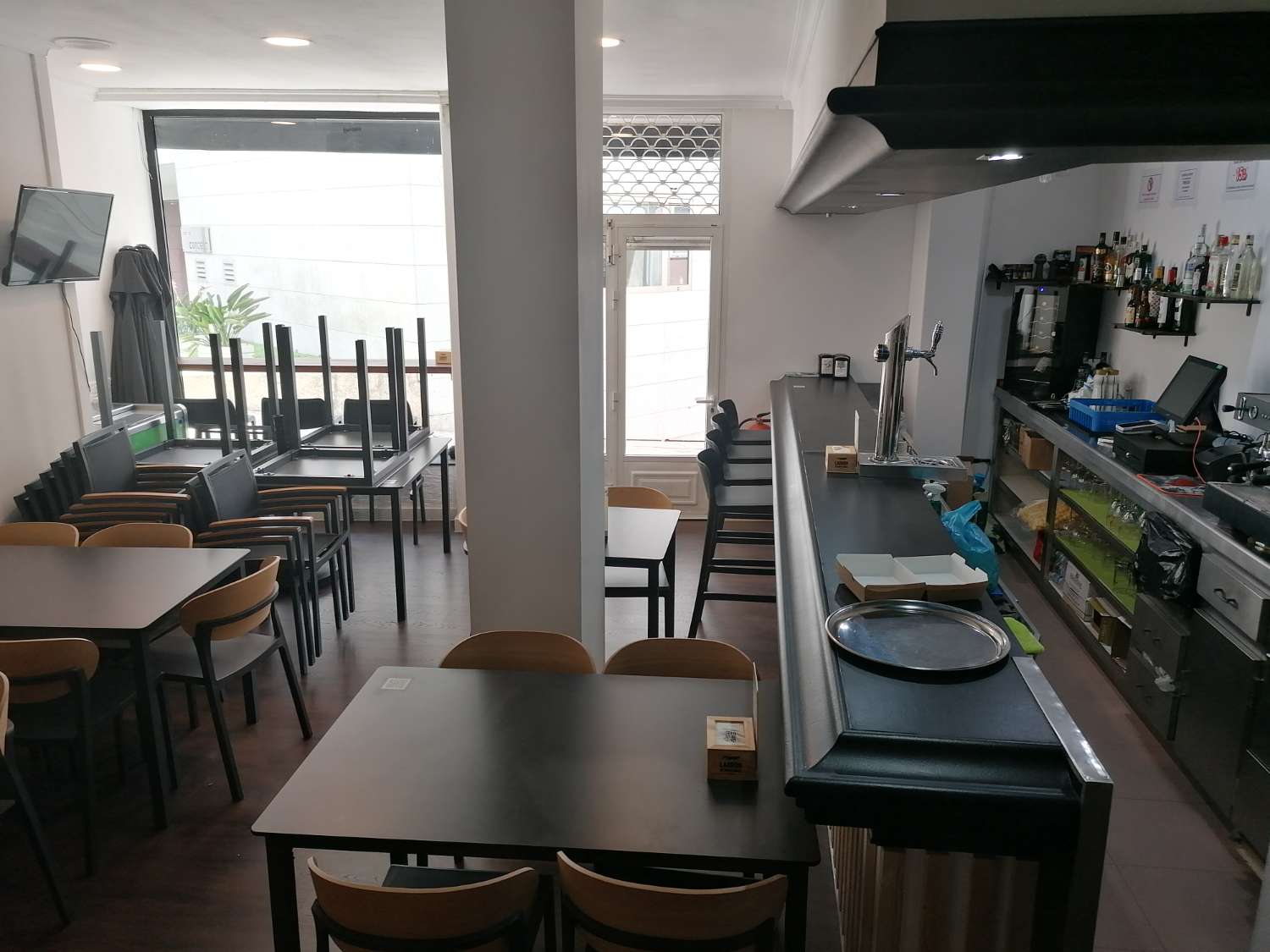 Sanxenxo: A7178: Rathaus: Cafeteria-Restaurant, komplett ausgestattet neben dem Rathaus...