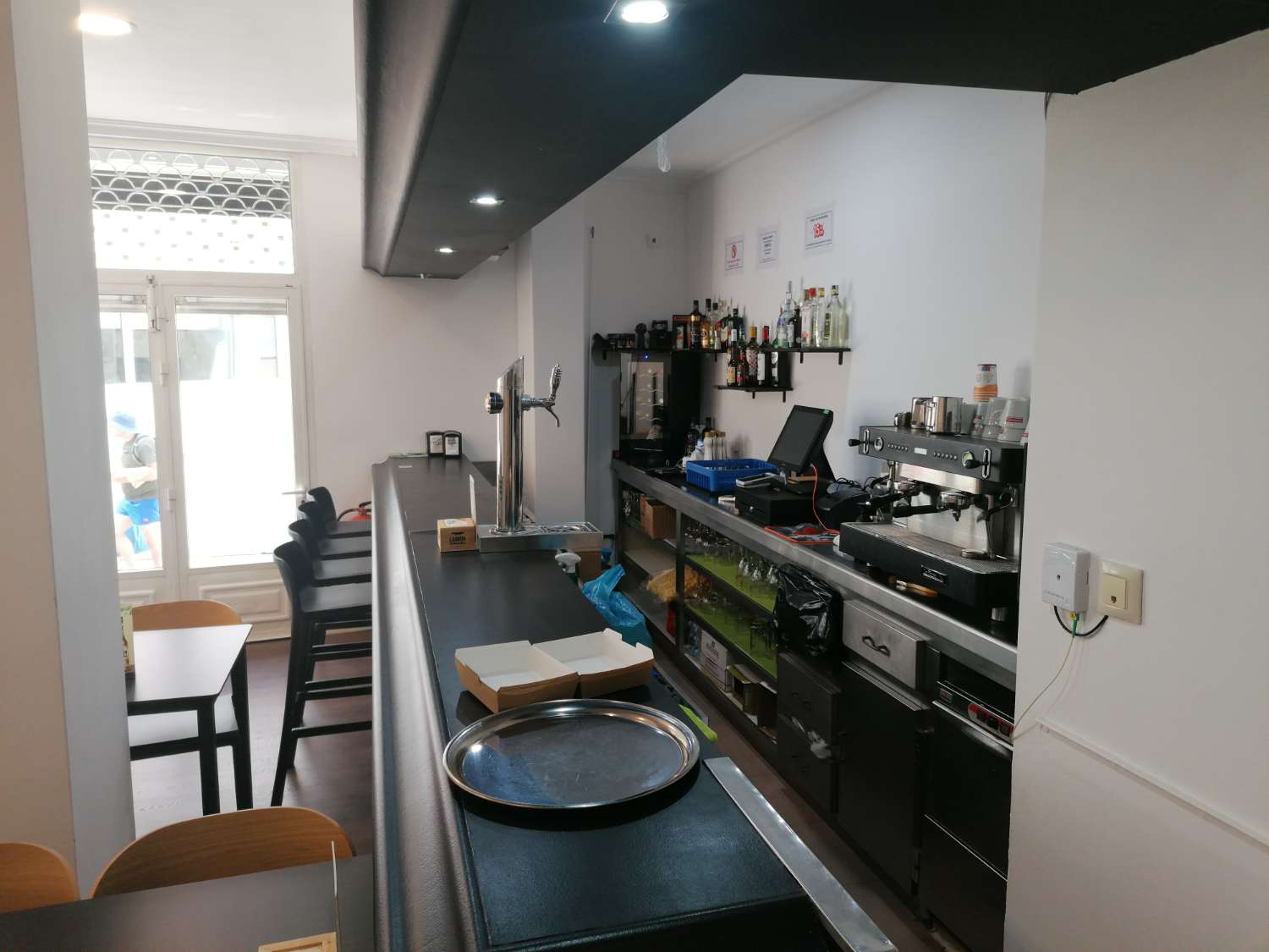 Sanxenxo: A7178: Municipio: Caffetteria-Ristorante, completamente attrezzata accanto al Municipio...