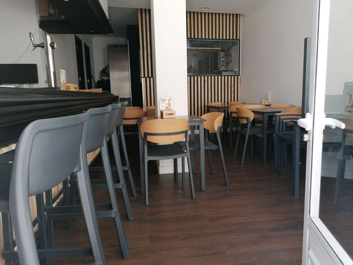 Sanxenxo: A7178: Rådhus: Cafeteria-Restaurant, fuldt udstyret ved siden af rådhuset...