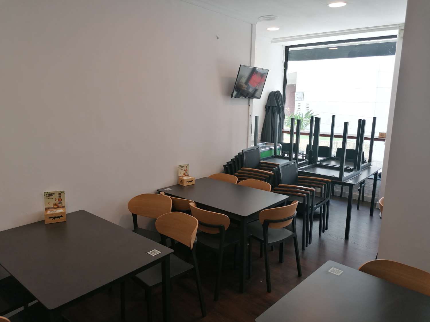 Sanxenxo: A7178: Ayuntamiento: Cafeteria-Restaurante, totalmente equipada al lado Ayuntamiento...