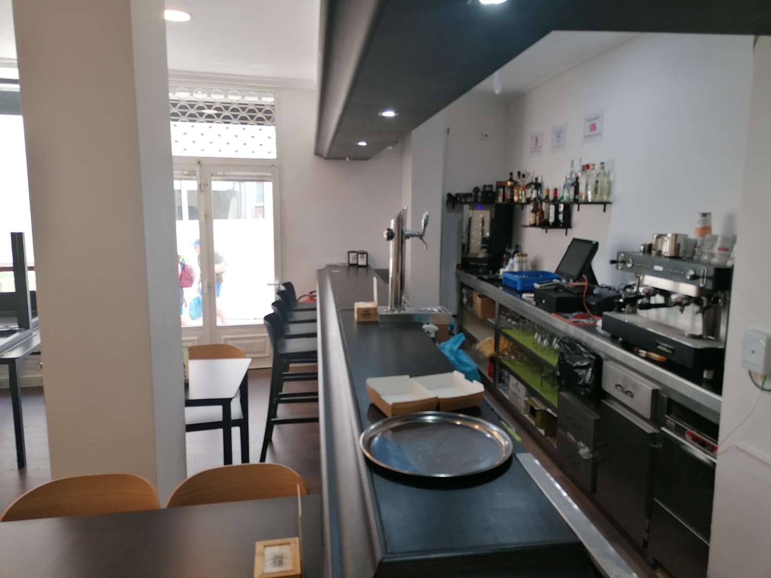 Sanxenxo: A7178: Municipio: Caffetteria-Ristorante, completamente attrezzata accanto al Municipio...