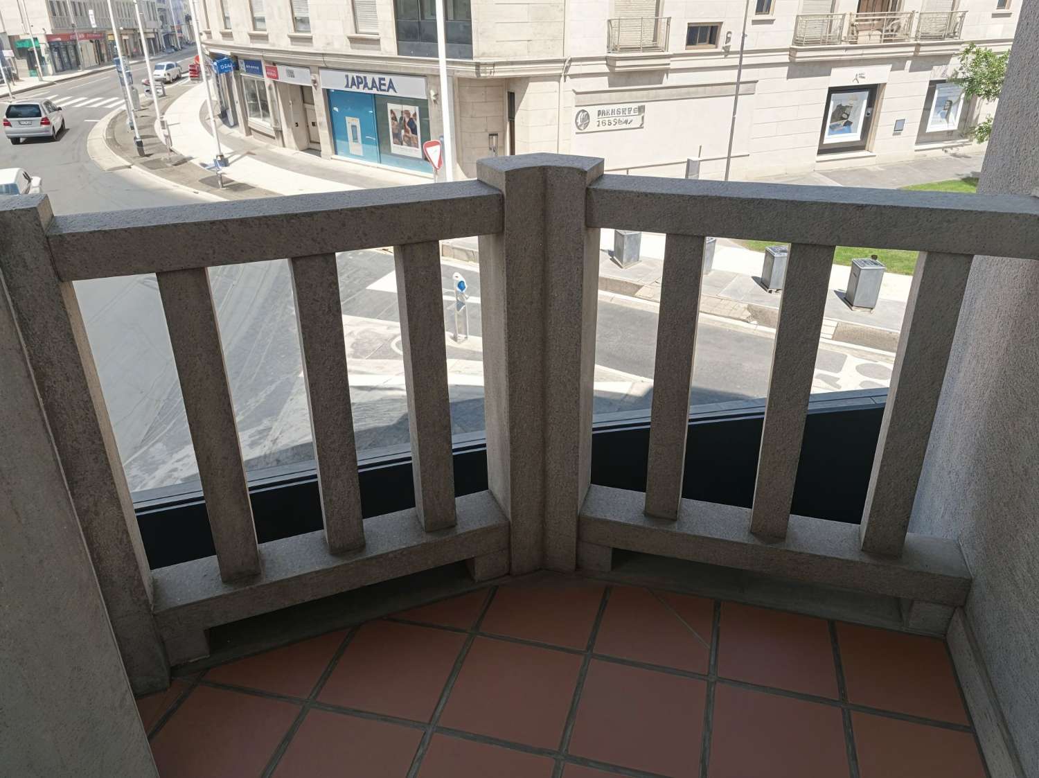 Portonovo: piso con balcon, situado a escasos 20 mts. del mar...