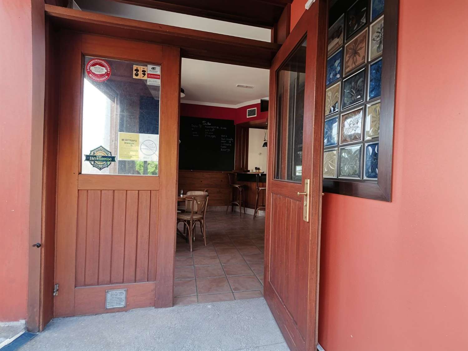 Sanxenxo: We sell commercial premises installed: Restaurant.