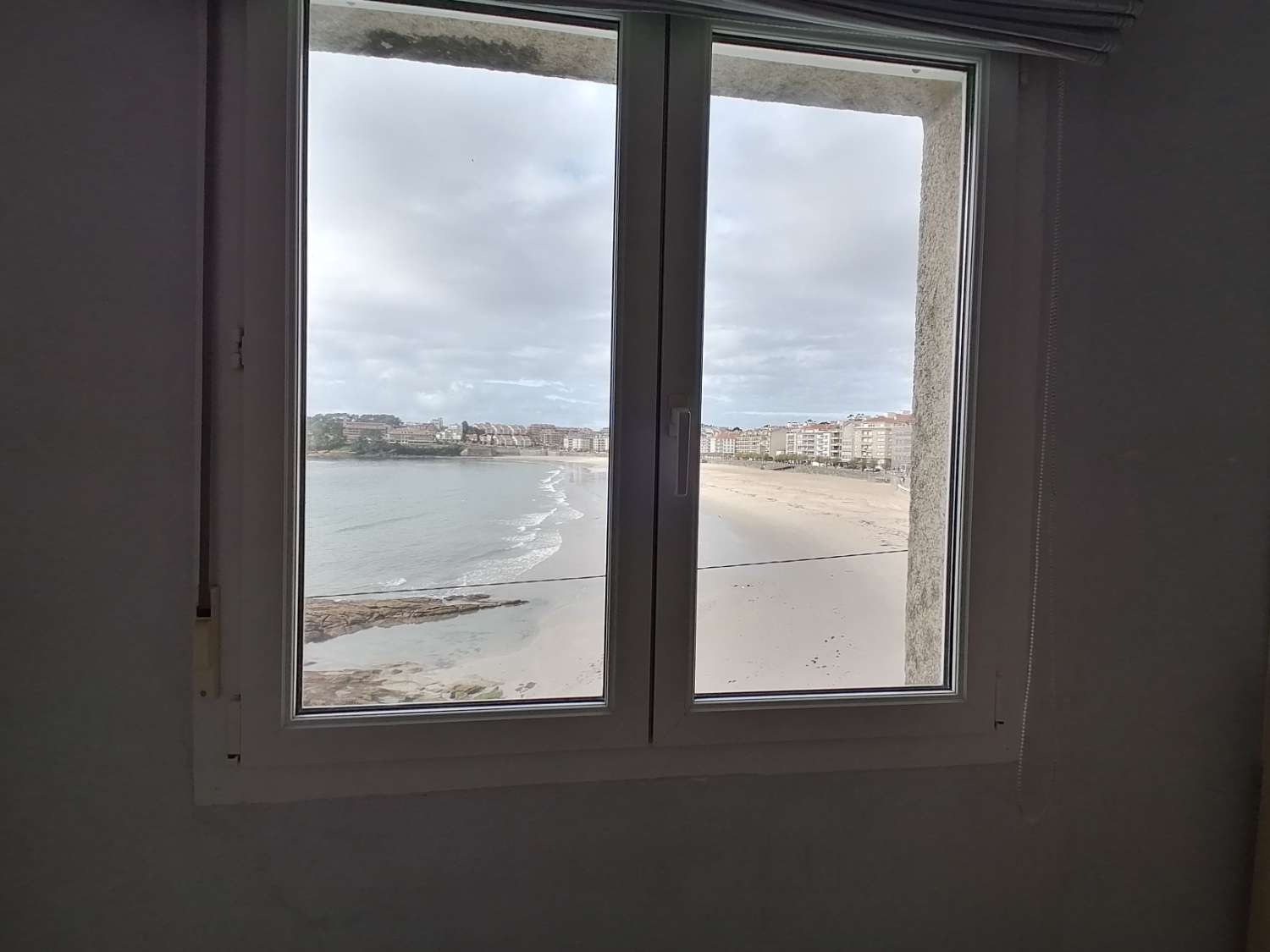 Sanxenxo: A7216: Vivienda en primera línea de mar...