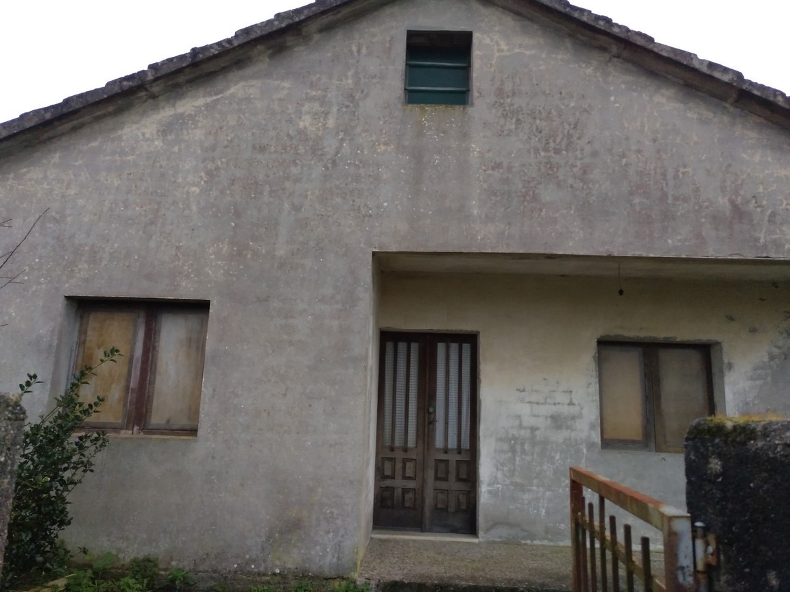 Sanxenxo: Villalonga, house with finca on the seafront....