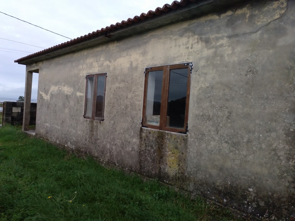 Sanxenxo: Villalonga, Haus mit Finca direkt am Meer....